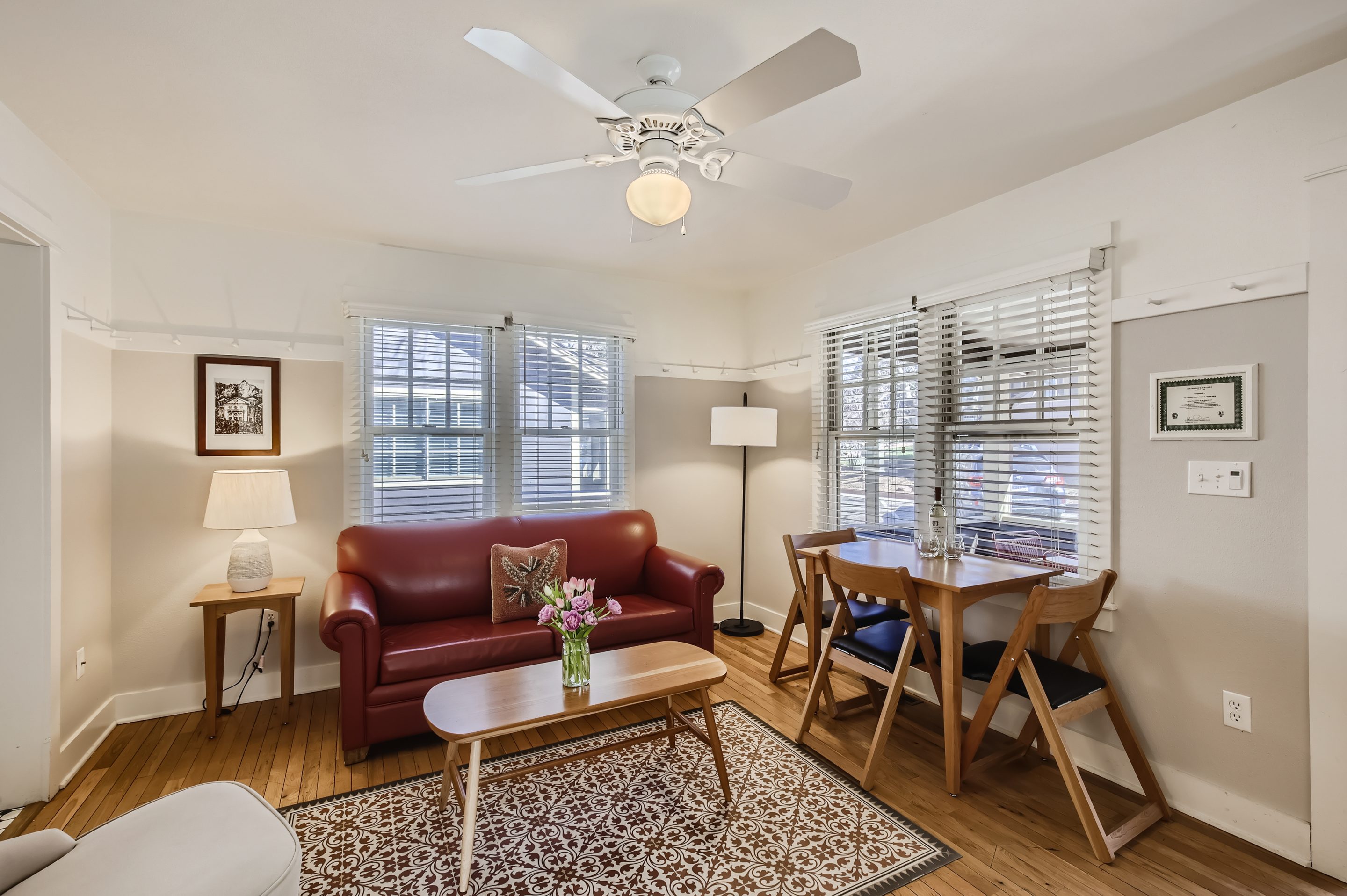 dining area of cottage